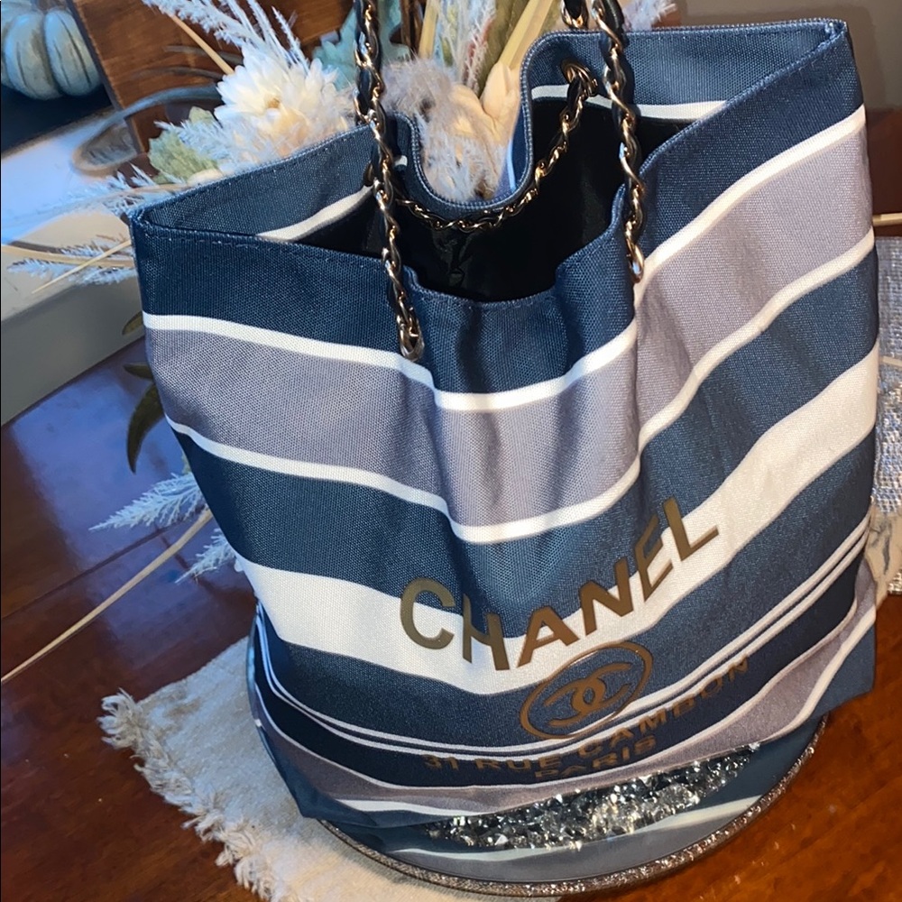 Luxury Navy and Gold Women's Tote Bag - Picture 5 of 7
